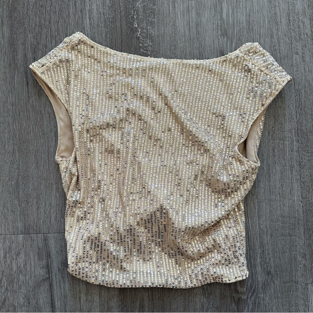 LIKE NEW Sequin Open Back Top - Picture 2 of 3